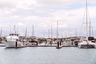 Marina'da Demirli Eğlence Tekneleri