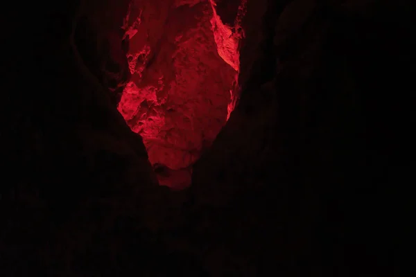 Dentro Capricórnio Cavernas Austrália em luz muito baixa — Fotografia de Stock