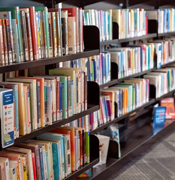 Mackay Queensland Australia Febrero 2020 Libros Biblioteca Estantes Para Uso — Foto de Stock