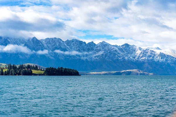 Neuseeländischer Wakatipu See Herbst Mit Schneebedeckten Berggipfeln — Stockfoto