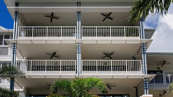 Dos Pisos Alojamiento Para Huéspedes Hotel Tropical Con Sala Estar — Foto de Stock