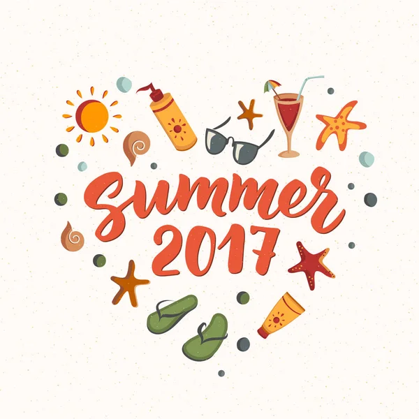 Летний текст 2017 года с пляжными элементами. солнцезащитный крем, солнцезащитные очки, коктейль, морская звезда, шлепанцы — стоковый вектор