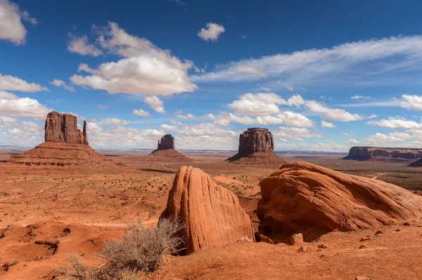Monument Valley National Park Arizona Com Céu Azul Nuvens — Fotografia de Stock