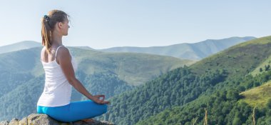 genç kadın meditasyon