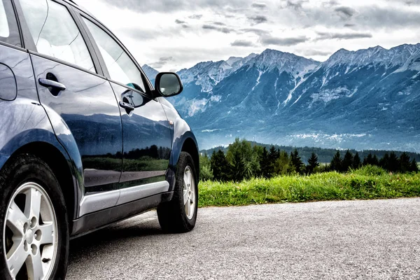 Auto voor reizen — Stockfoto