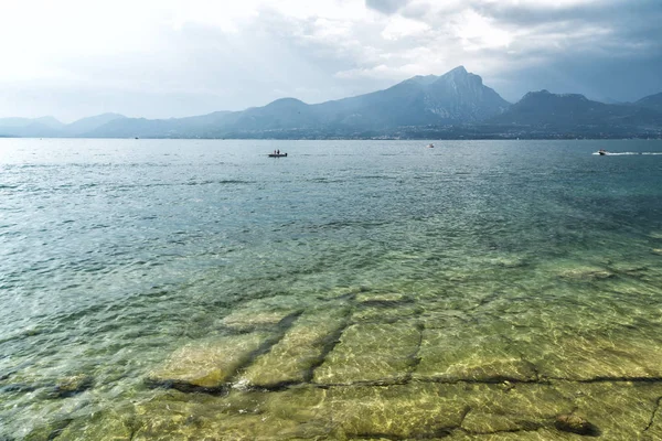 Orilla del Lago de Garda —  Fotos de Stock
