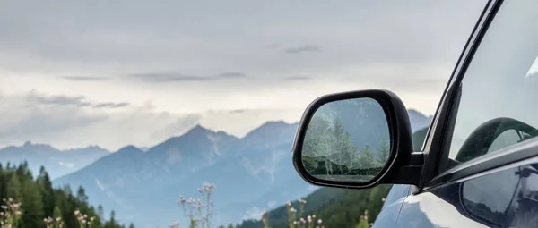 Auto voor reizen — Stockfoto