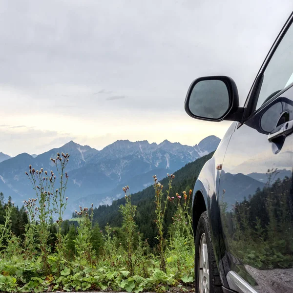 Auto voor reizen — Stockfoto