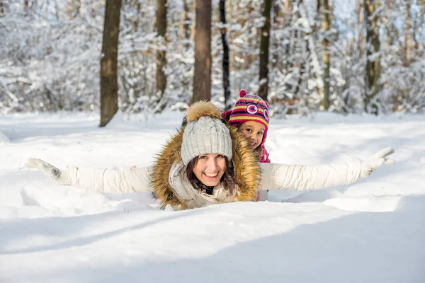 Lycklig dotter och mor — Stockfoto