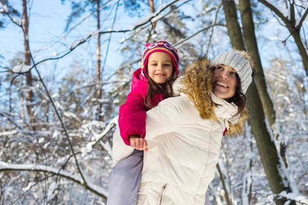 Lycklig dotter och mor — Stockfoto