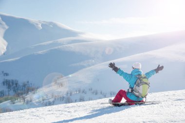 genç kadın snowboard