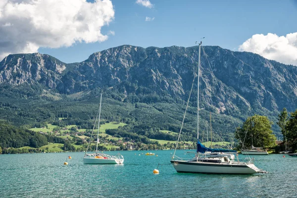 Yachten auf dem See — Stockfoto