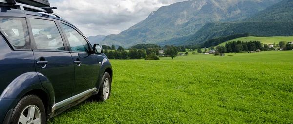 Car for traveling — Stock Photo, Image