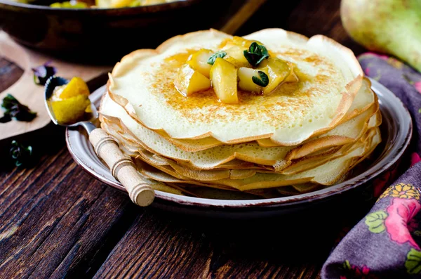 Pancakes with caramel pears — Stock Photo, Image