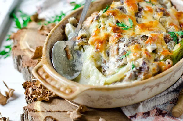 Casserole from cabbage with mushrooms — Stock Photo, Image