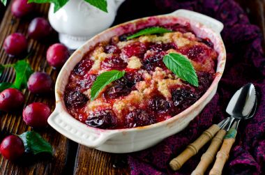 Erik ve karamel ile pasta