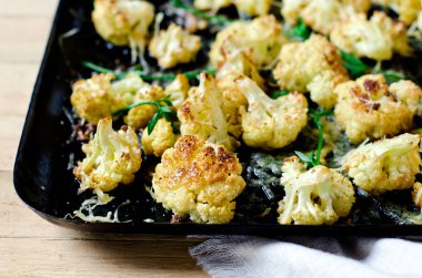 Peynirli fırında karnabahar