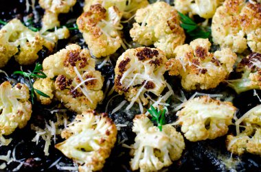 Peynirli fırında karnabahar