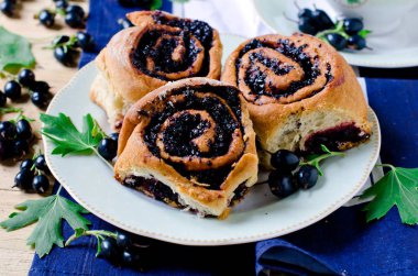 Topuz rulo ile Siyah frenk üzümü