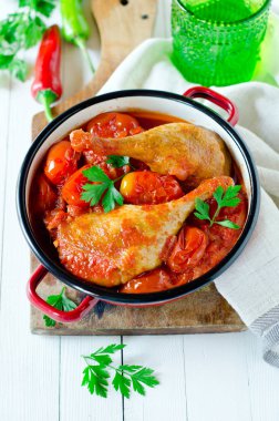 Domates kendi suyu ile ördek bacak Komposto