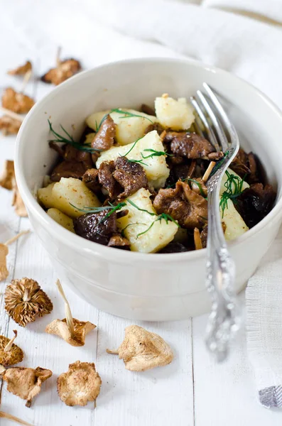 Aardappel gnocchi met champignons — Stockfoto