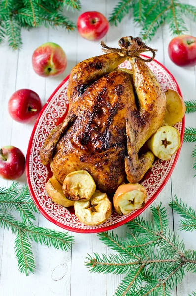Geleneksel Noel tavuk, fırında elma ile Türkiye