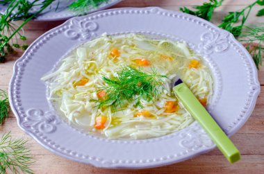 ev yapımı erişte ile tavuk çorbası