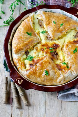 Et ve peynir ile pasta