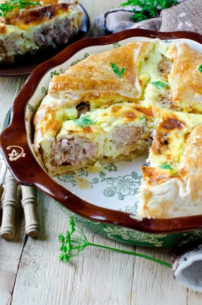 Pie with meat and cheese — Stock Photo, Image