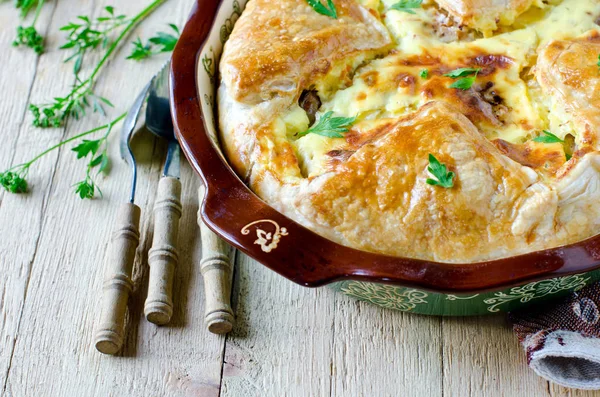 Et ve peynir ile pasta