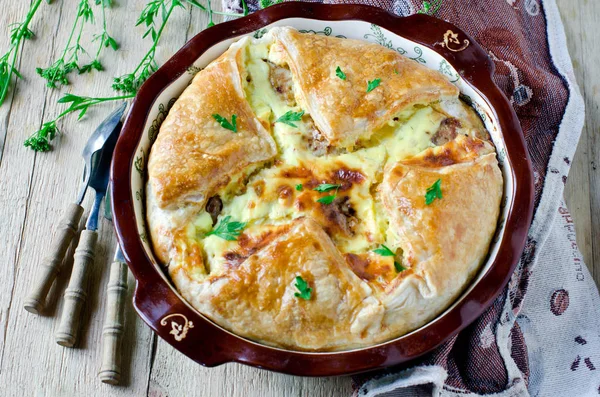 Pie with meat and cheese — Stock Photo, Image