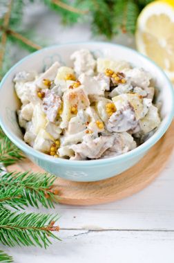 Noel salata tavuk, patates, Marine mantar 