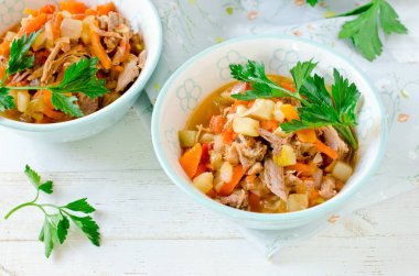 Türkiye ve sebze (kabak, soğan, havuç, domates yahnisi