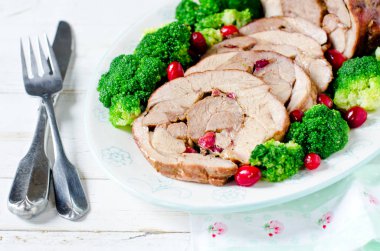 Türkiye'de uyluk brokoli ve kızılcık fırında rulo