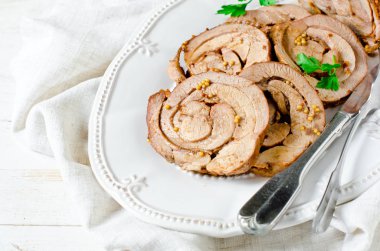 Türkiye'de uyluk bir tane hardal ile pişmiş rulo