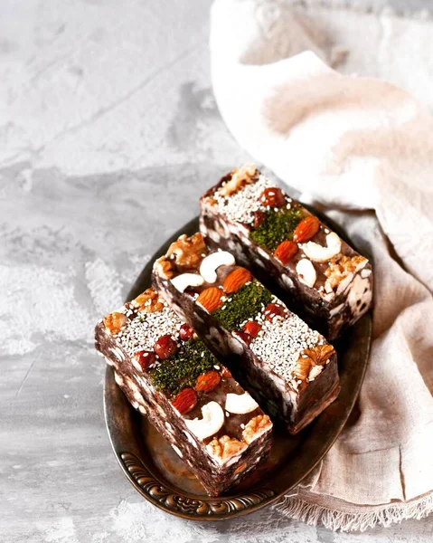 Halva Chocolate Con Diferentes Frutos Secos — Foto de Stock