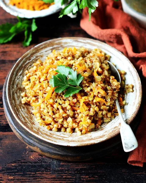 Stufato Grano Saraceno Con Verdure Una Ciotola Ceramica Rustico — Foto Stock