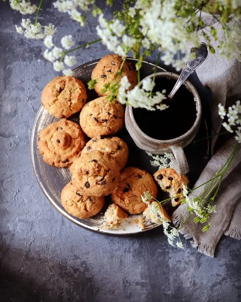 Homemade Cookies Oatmeal Chocolate Drops Plate Mug Coffee Breakfast Still — Stock Photo, Image