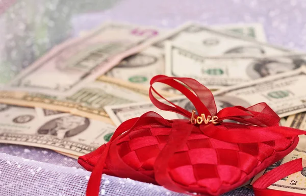 Γάμος της ευκολίας. Δαχτυλίδι αρραβώνων και δολάρια — Φωτογραφία Αρχείου
