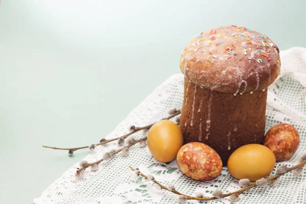 Pasticceria magra decorata chiamata torta di Pasqua — Foto Stock