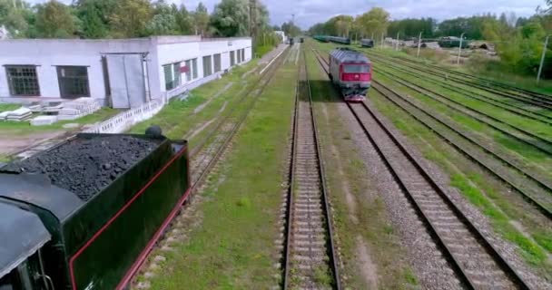 Ferrocarril de locomotora de vapor. ostashkov. antena 201982413504110 3 cc — Vídeo de stock