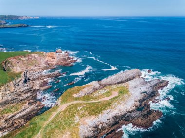 Asturias kayalıklardan havadan görünümü
