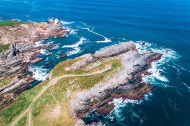 Asturias kayalıklardan havadan görünümü