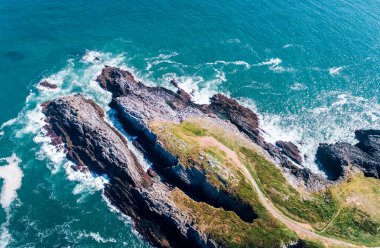 Asturias kayalıklardan havadan görünümü