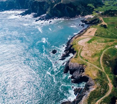 Asturias kayalıklardan havadan görünümü