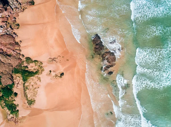 Vue aérienne d'une plage sauvage des Asturies — Photo