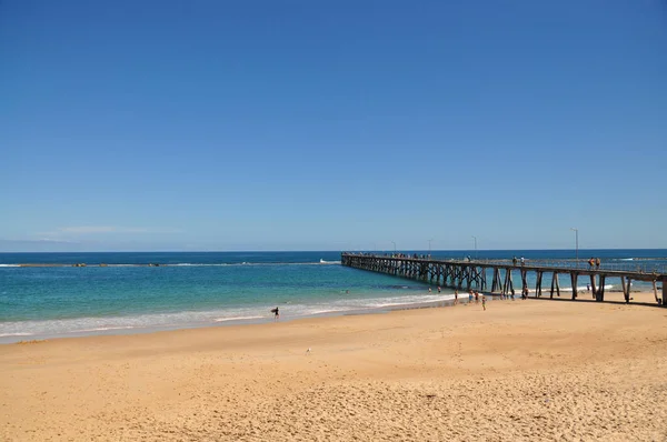 Lungo Pontile Legno Che Fornisce Modo Piedi Mare Paesaggio Marino — Foto Stock