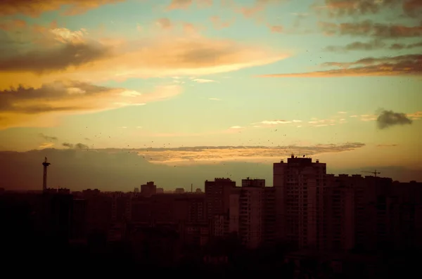 Upływ czasu od zachodzącego słońca nad panoramę Kijów — Zdjęcie stockowe