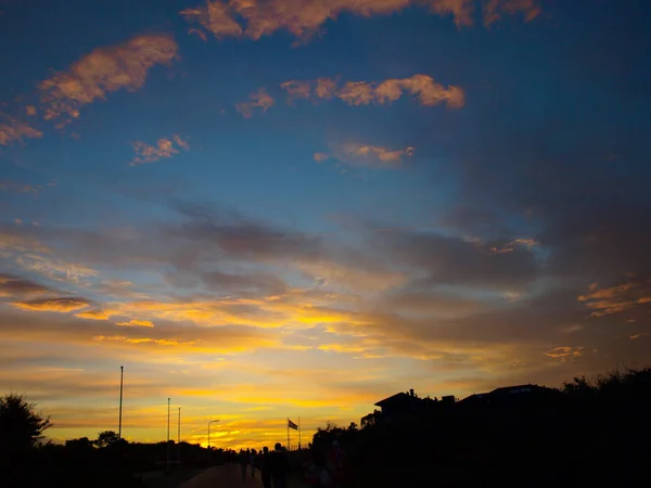 Sonnenuntergang an der Meeresküste — Stockfoto