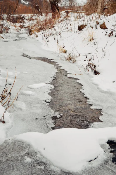Ice στο ποτάμι το χειμώνα — Φωτογραφία Αρχείου